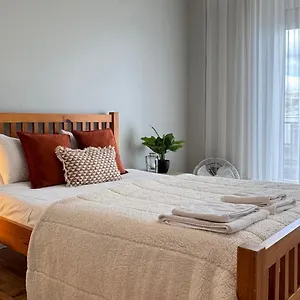 https://sunny-4-bedroom-apartment-with-view.hotelscoimbra.com